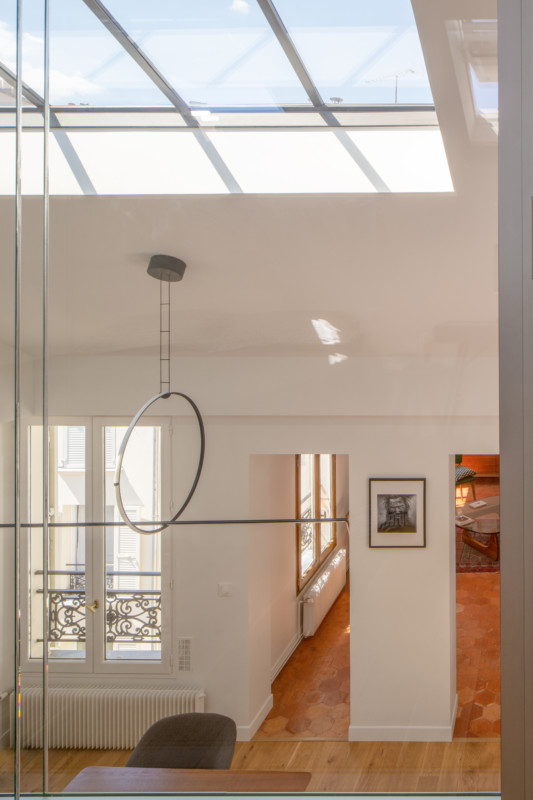 Un duplex, deux ambiances dans 76 m² à Paris - Sloft Magazine