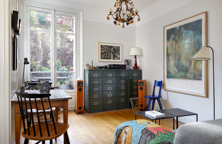 salon cabinet rangement edison chaise petite gigue lampadaire ella chaine J77 dessin mélanie berger tables basses gigognes acier sloft sloftmagazine petits intérieurs inspiration déco