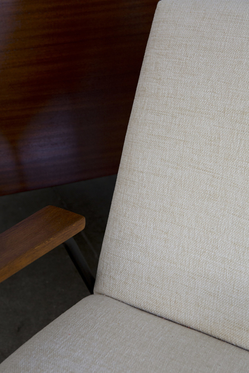 Détail du fauteuil blanc